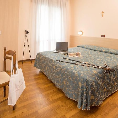 Hotel Trevi ลิโดดิเยโซโล ห้อง รูปภาพ