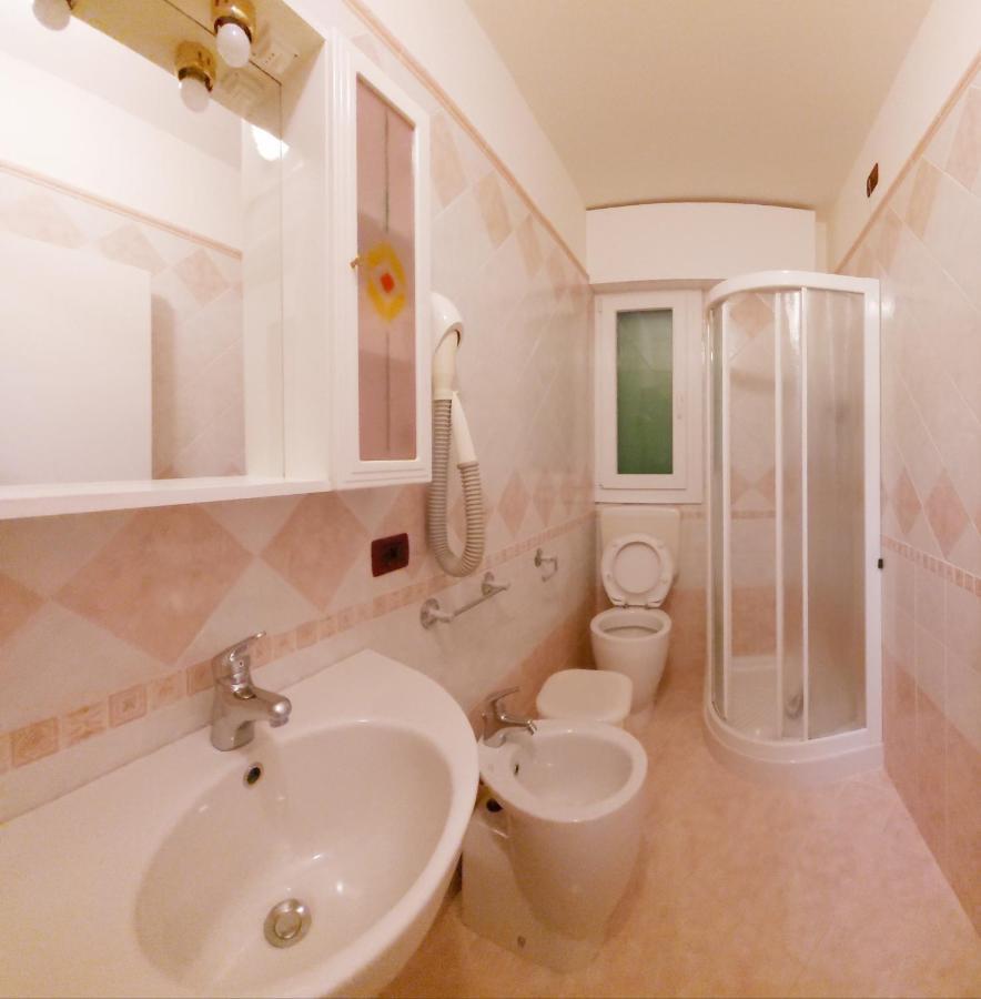 Hotel Trevi ลิโดดิเยโซโล ภายนอก รูปภาพ