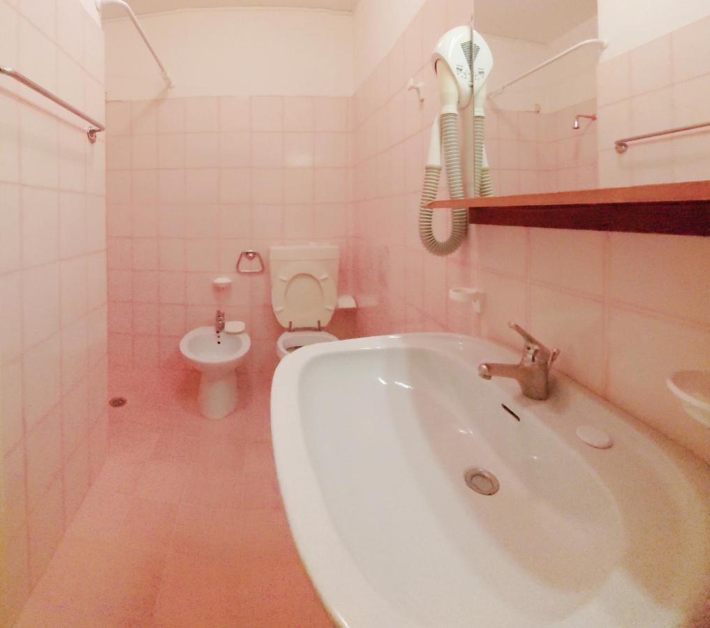 Hotel Trevi ลิโดดิเยโซโล ภายนอก รูปภาพ