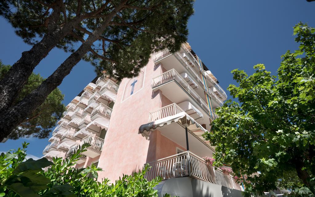 Hotel Trevi ลิโดดิเยโซโล ภายนอก รูปภาพ