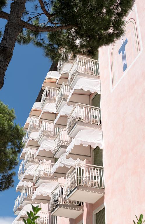 Hotel Trevi ลิโดดิเยโซโล ภายนอก รูปภาพ