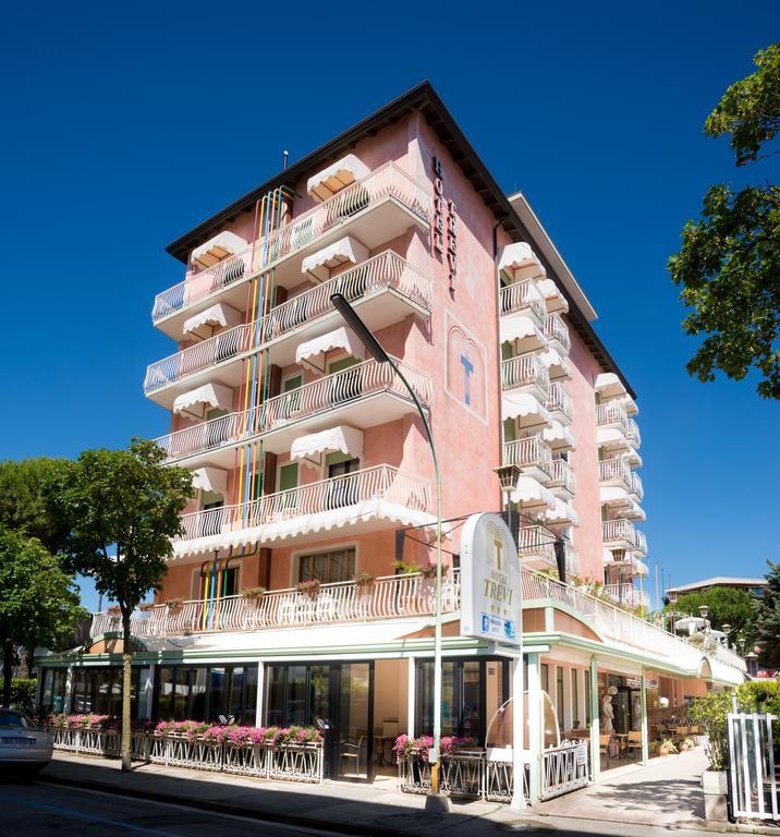 Hotel Trevi ลิโดดิเยโซโล ภายนอก รูปภาพ